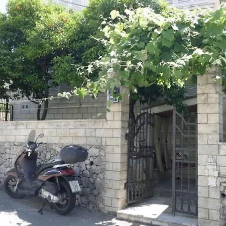Wild Orange- One Bedroom With Terrace Appartement *