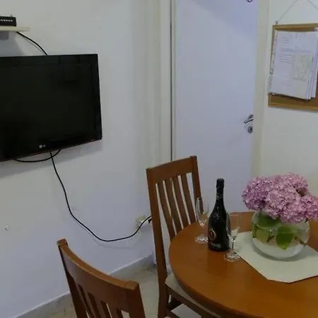 Wild Orange- One Bedroom With Terrace Appartement