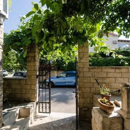 Wild Orange- One Bedroom With Terrace *