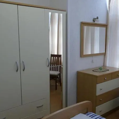 Apartment Wild Orange- One Bedroom With Terrace