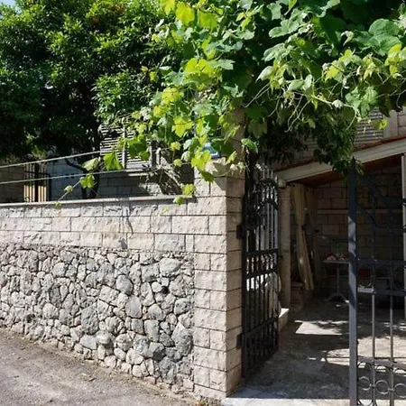 Wild Orange- One Bedroom With Terrace